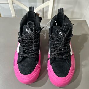 Vans Women's Black and Pink Sneakers